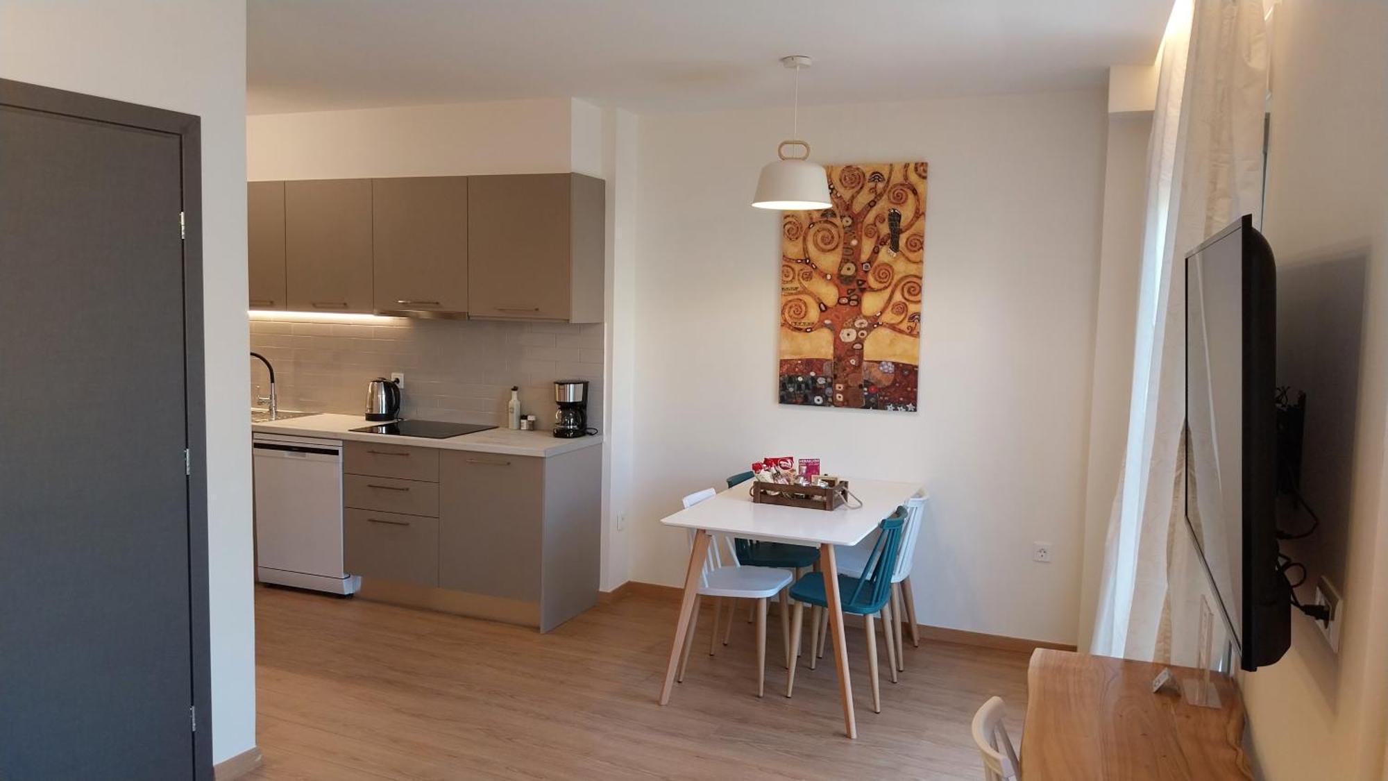 Uni Island - City Heart Suites Candia Esterno foto