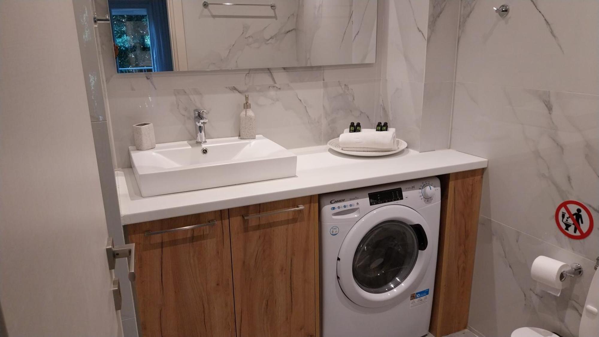 Uni Island - City Heart Suites Candia Esterno foto