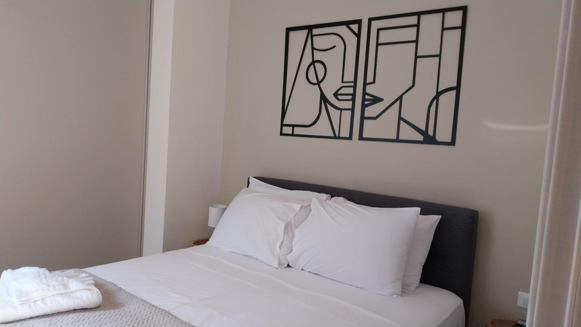 Uni Island - City Heart Suites Candia Esterno foto